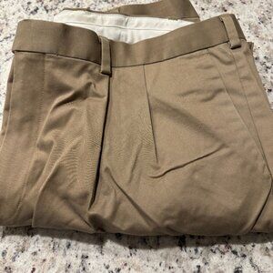Men's Roundtree & Yorke Khakis